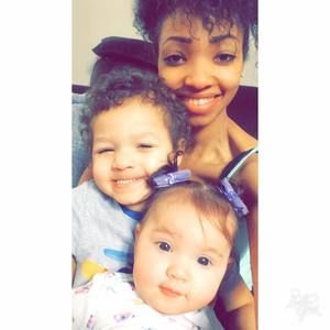 Meet your Posher, Monique